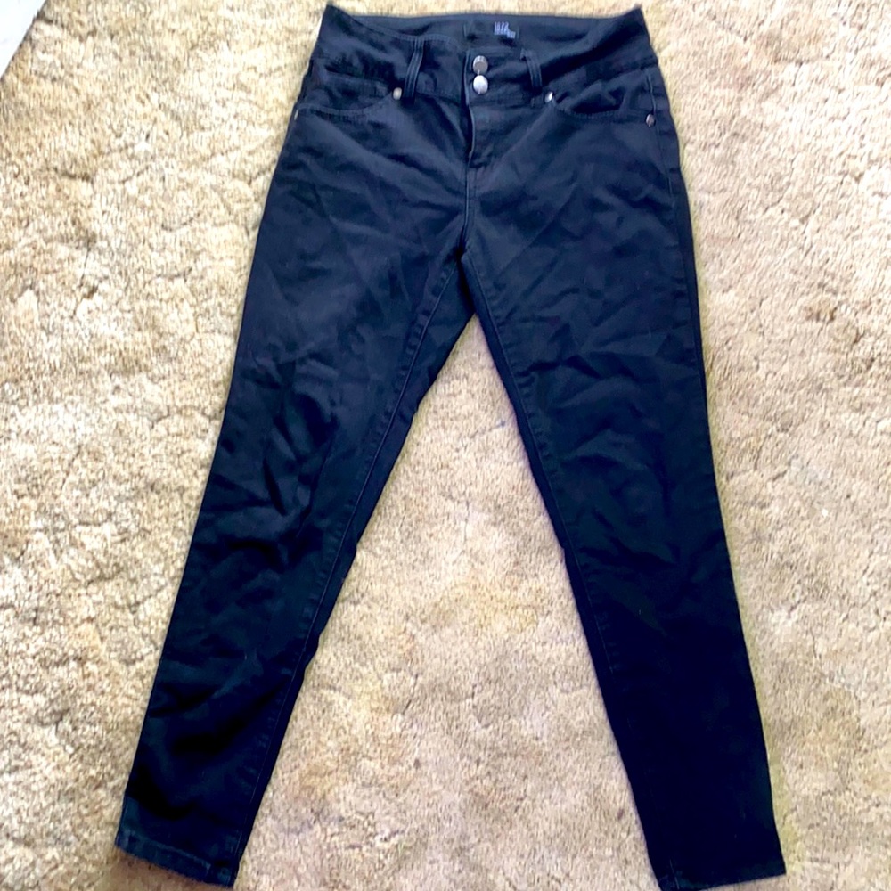 Women’s 1822 Denim size 6 black stretch jeggings